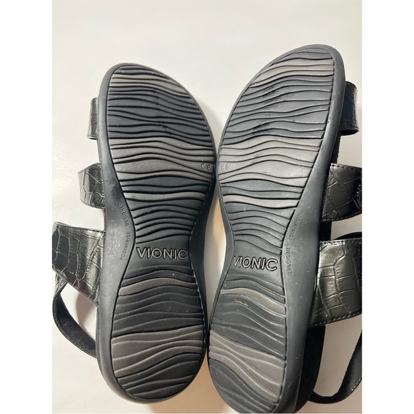 Vionic Black Strappy Sandals - Picture 6 of 7